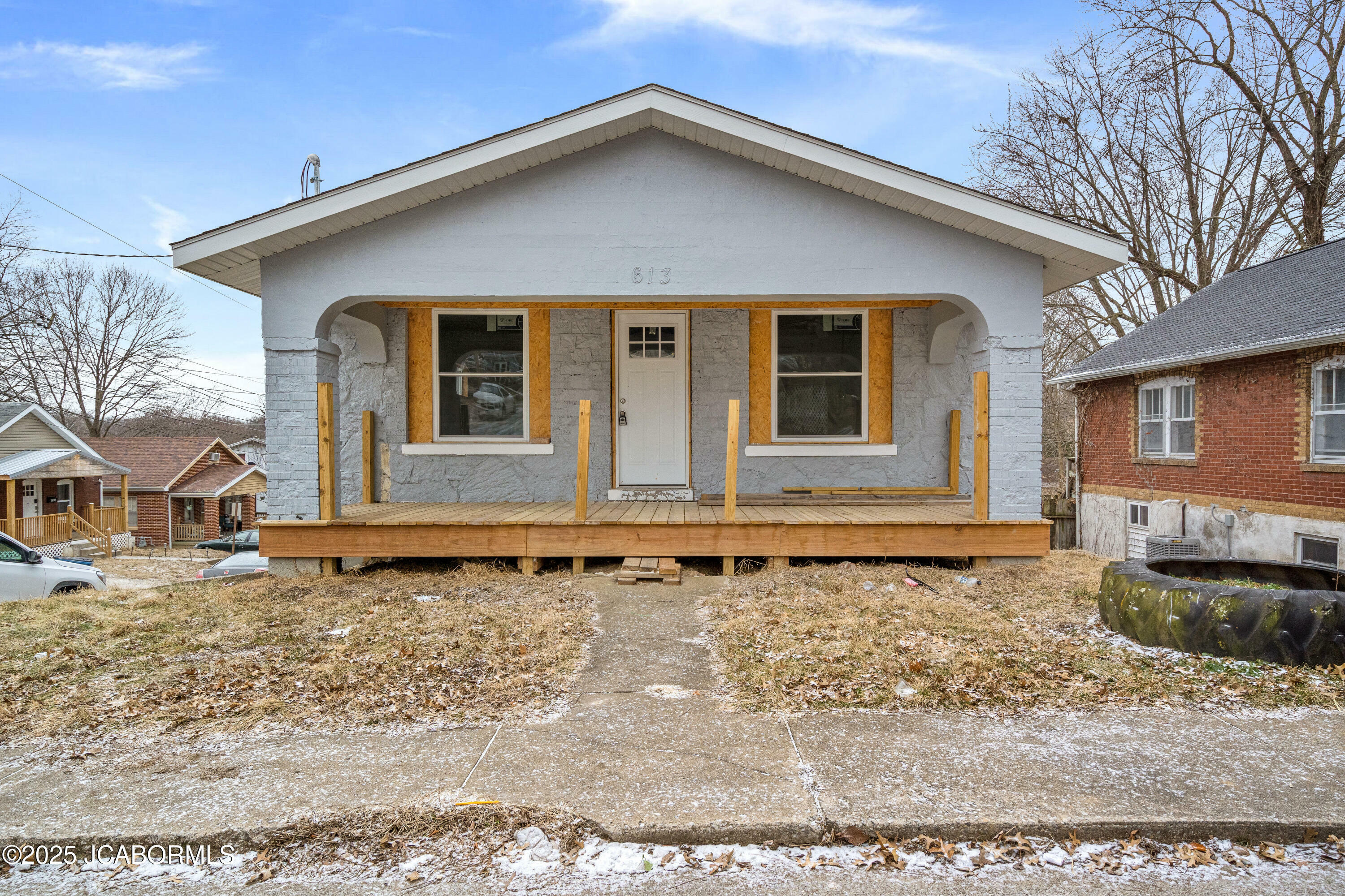 Property Photo:  613 Houchin Street  MO 65101 