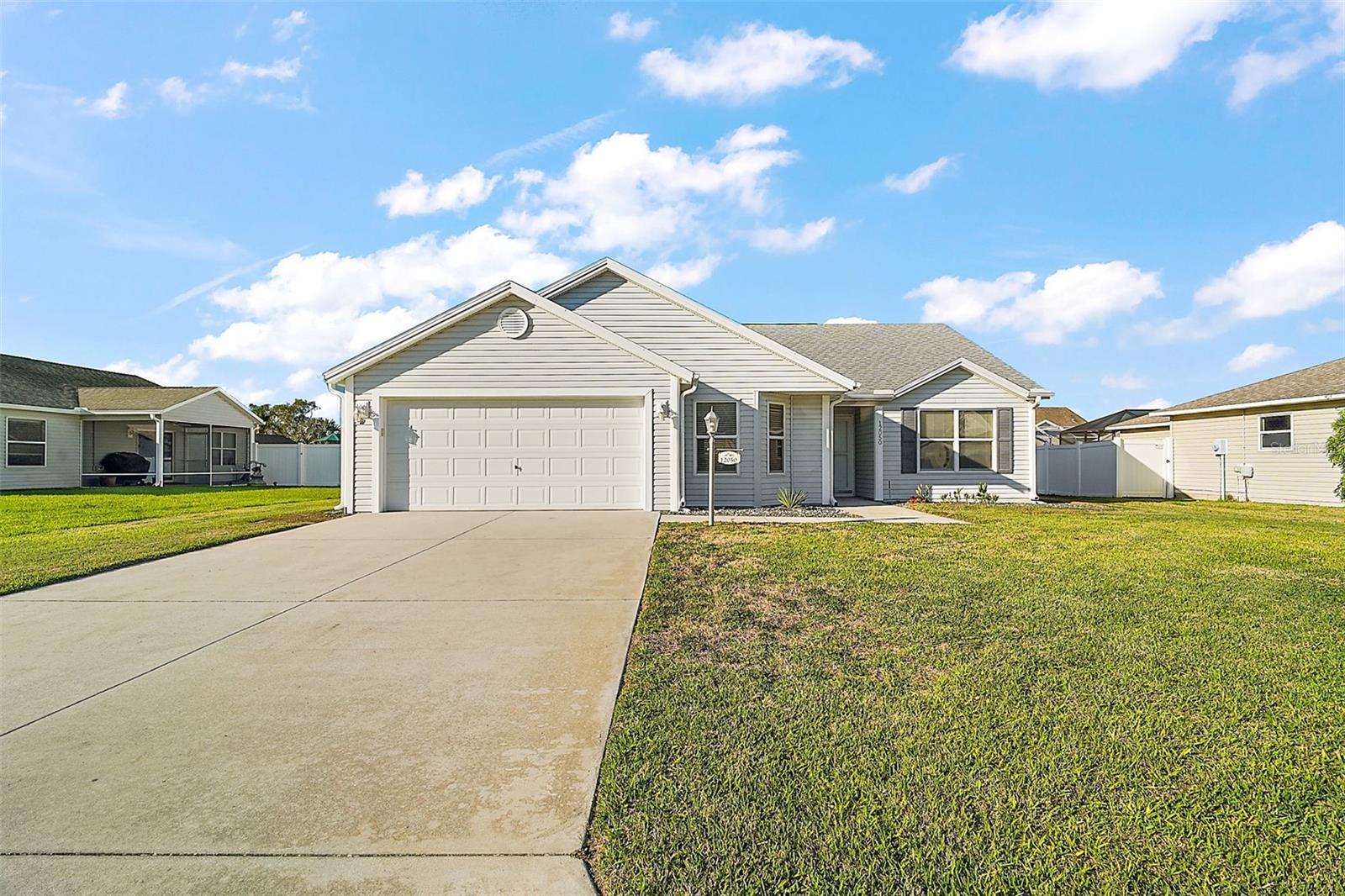 Property Photo: 12050 NE 51st Circle FL 34484