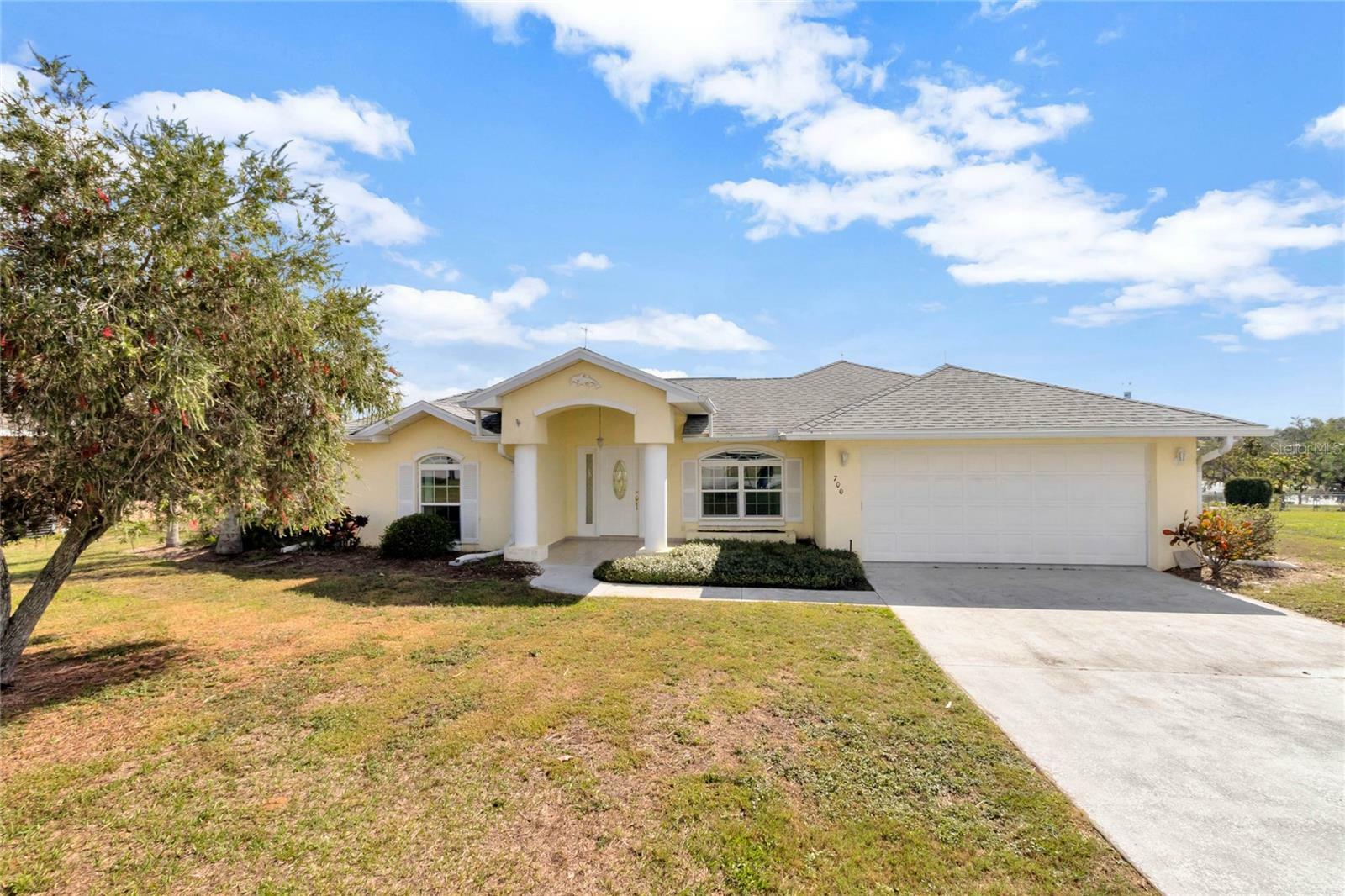 Property Photo:  700 Roby Court  FL 33838 