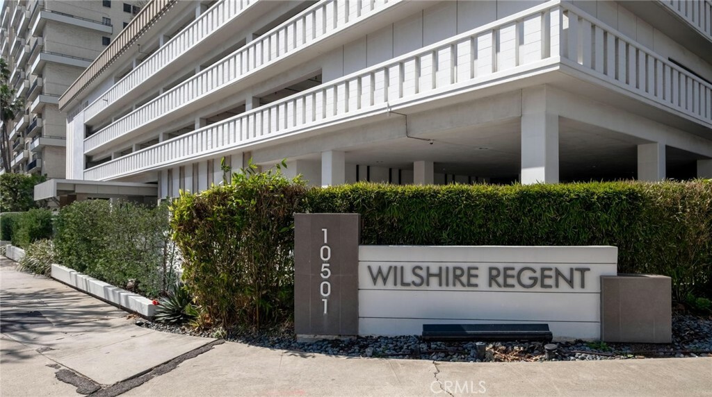 Property Photo:  10501 Wilshire Blvd 1014  CA 90024 