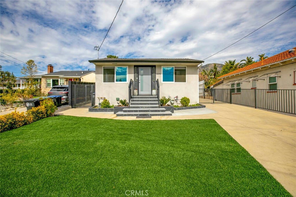 Property Photo:  3241 Prospect Avenue  CA 91214 