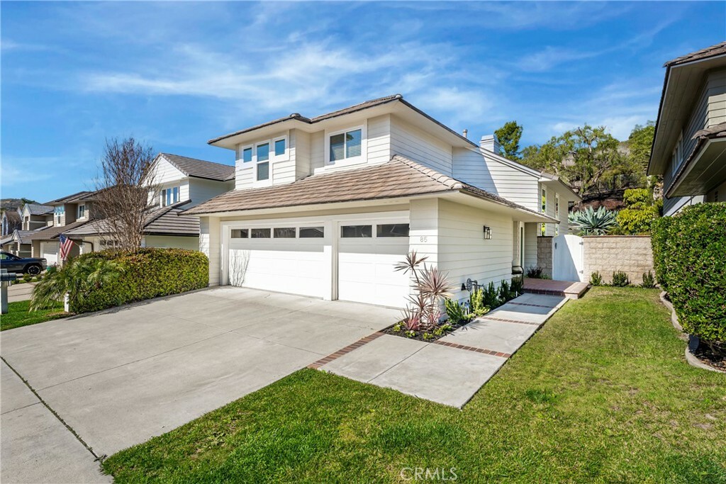 Property Photo:  85 Oakcliff Drive  CA 92677 