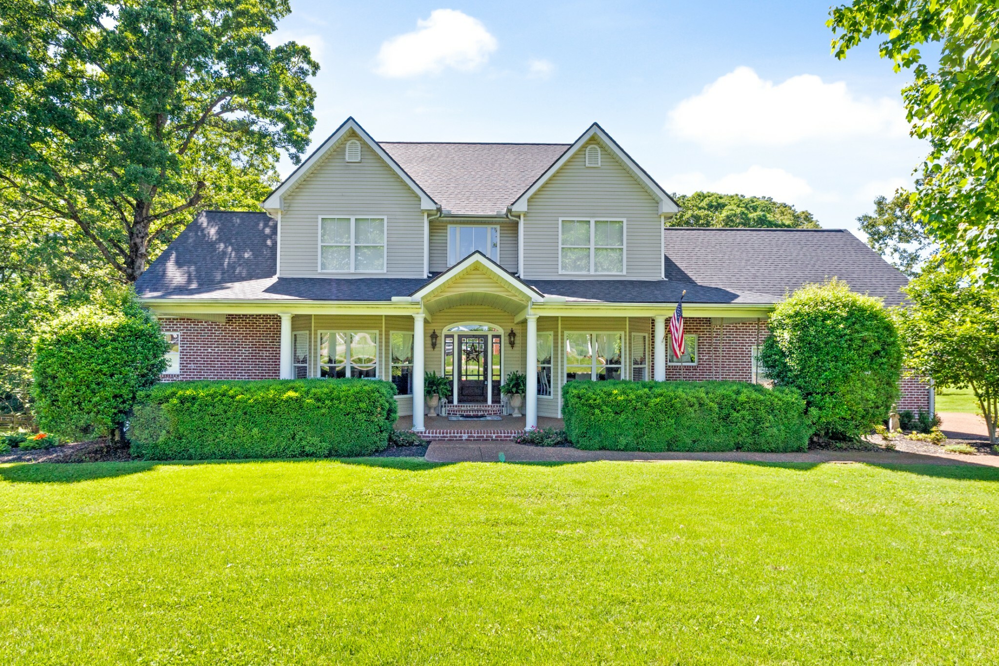 Property Photo: 1000 Bradby Dr TN 37029