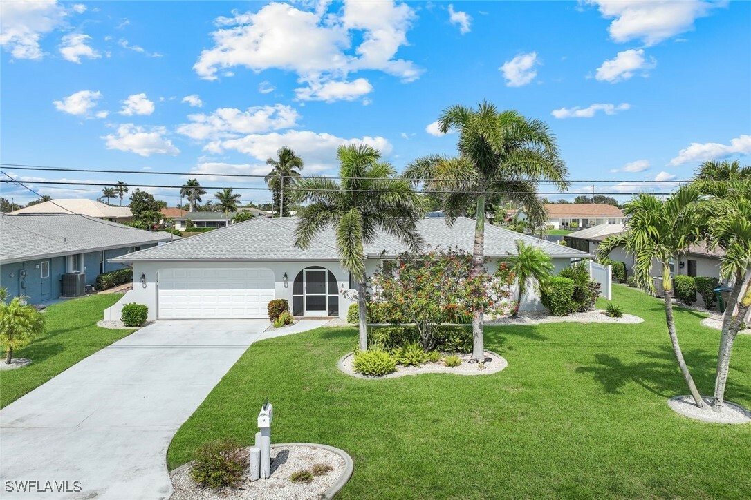 Property Photo:  1221 SE 32nd Terrace  FL 33904 