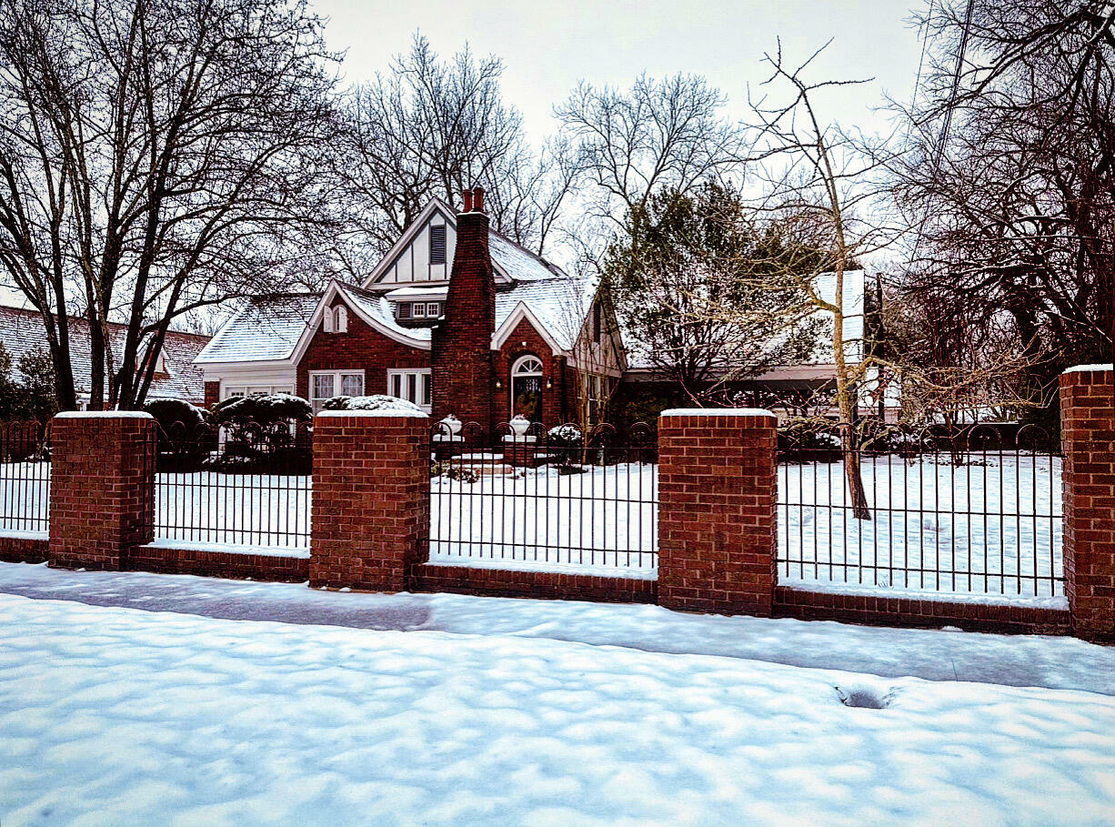 Property Photo: 403 Jefferson St. MS 38860