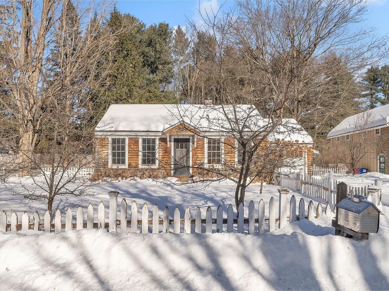 Property Photo:  16 Beacon Street  VT 05403 