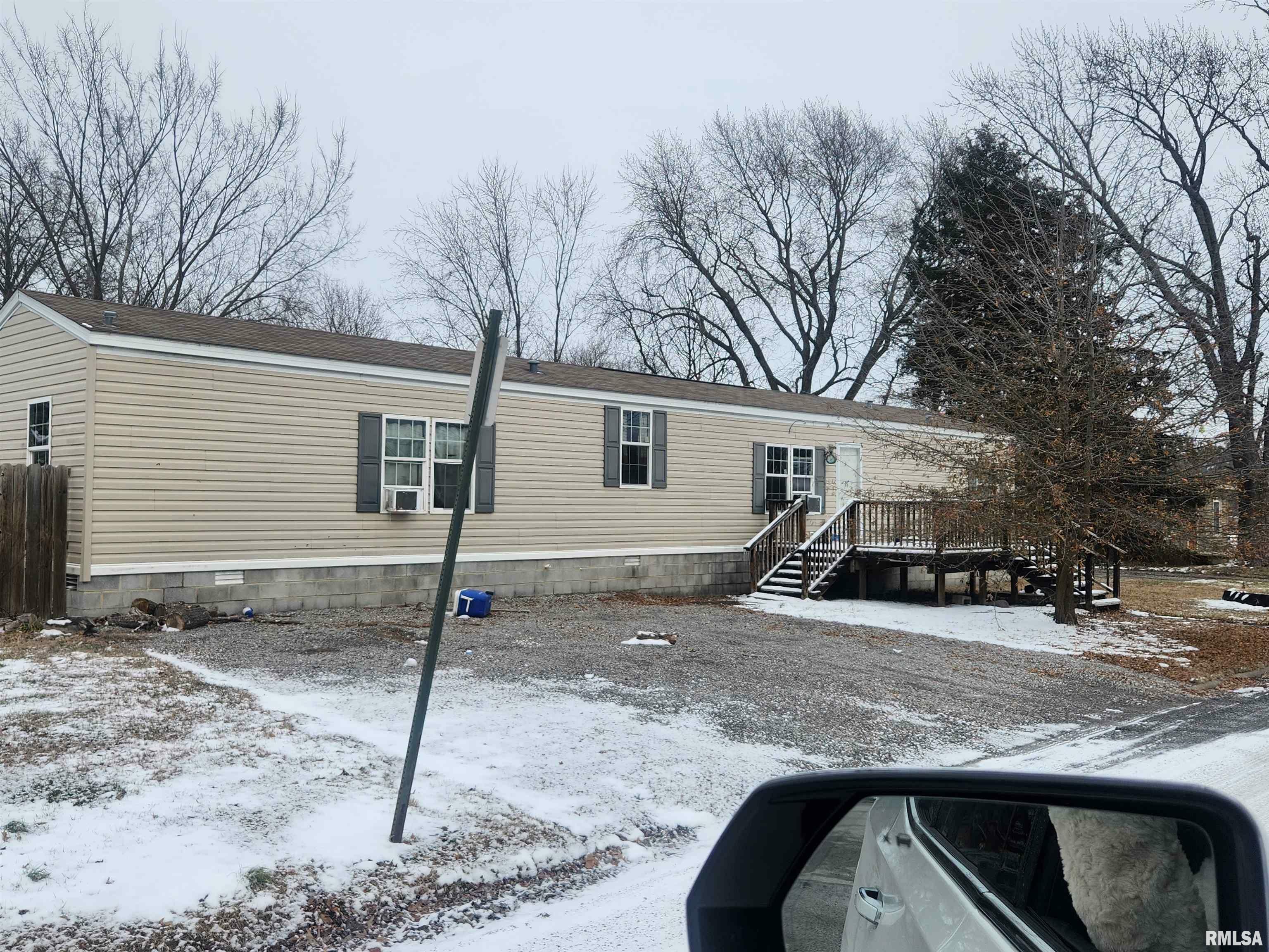 Property Photo: 4 E 1st South Street IL 62888