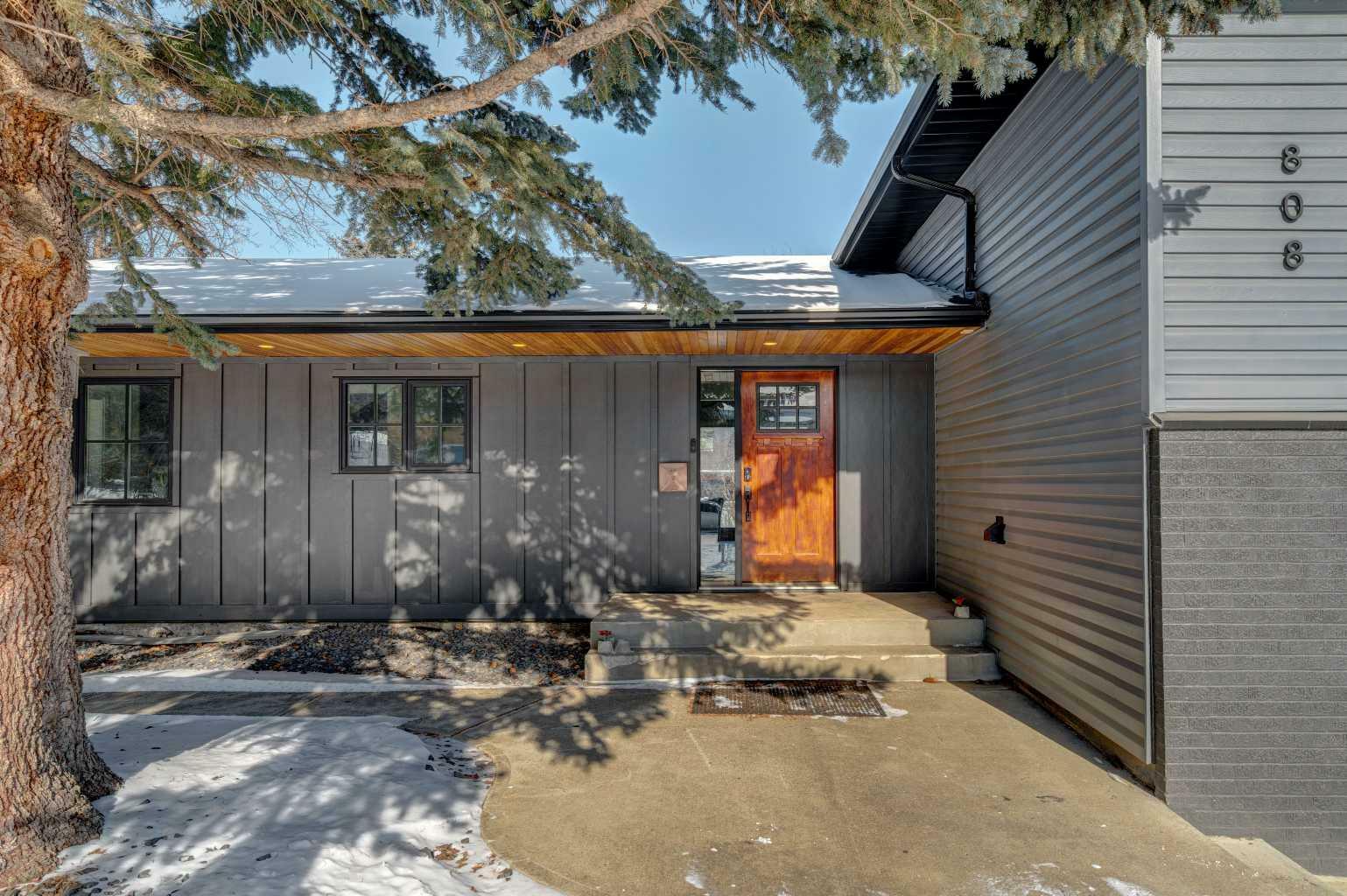 808 48 Avenue SW  Calgary AB T2S 1E8 photo