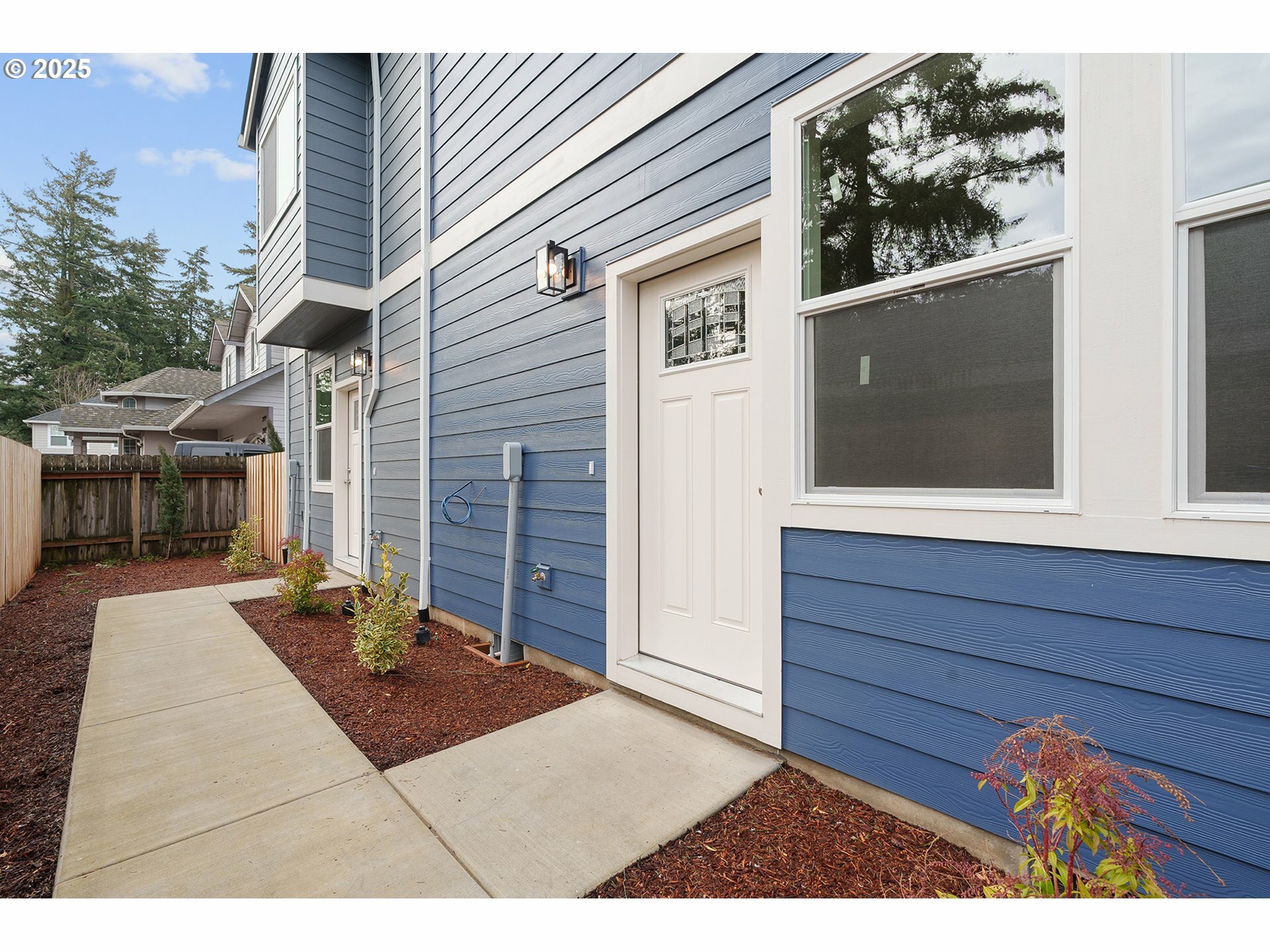 Property Photo:  2873 SE 118th Ave  OR 97266 