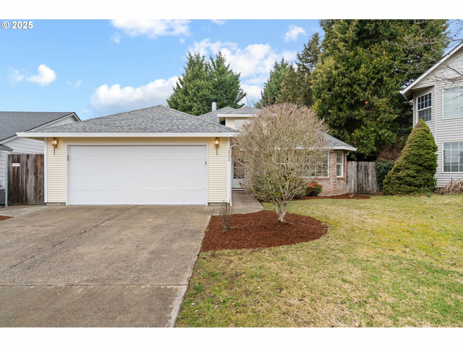 Property Photo:  3812 NE 41st Ct  WA 98661 