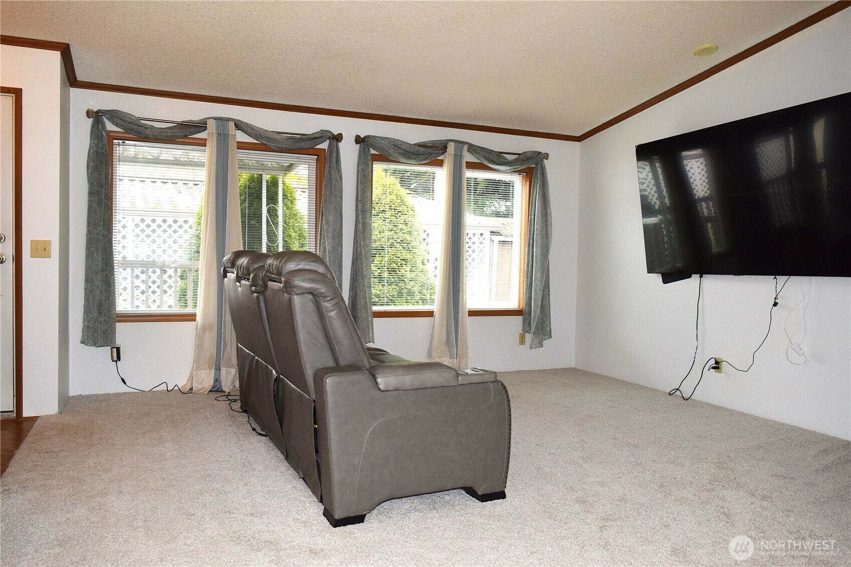 Property Photo:  1427  100th Street SW 48  WA 98204 