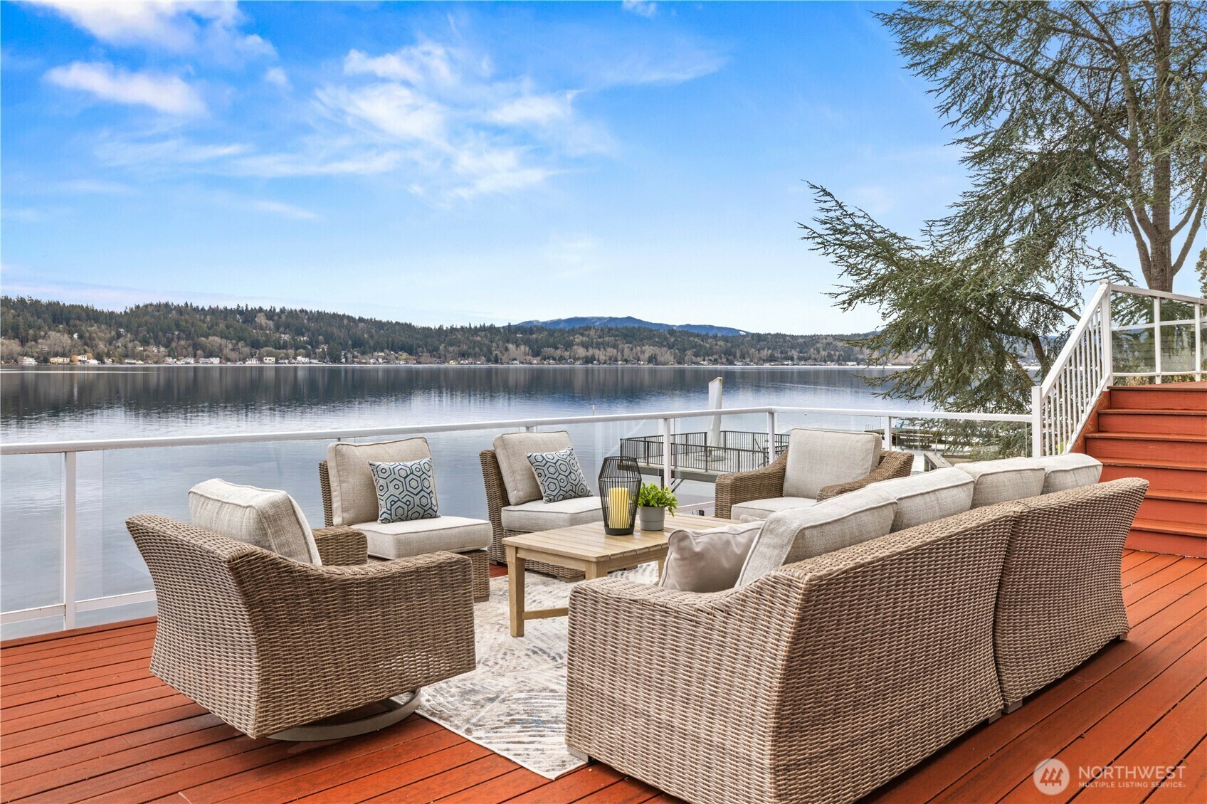 Property Photo:  1838 W Lake Sammamish Parkway NE  WA 98008 