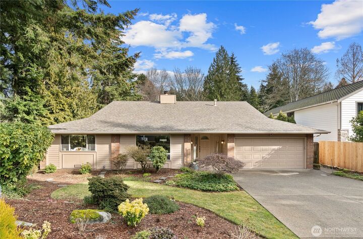 Property Photo: 6512 117th Place SE WA 98006