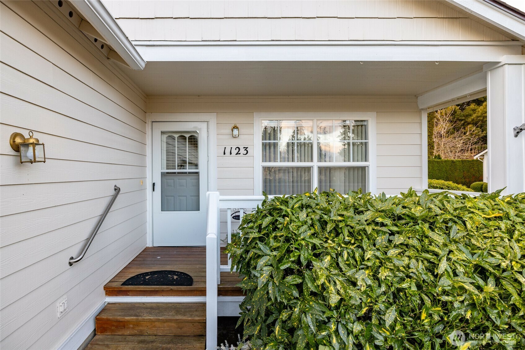 Property Photo:  1123  Fidalgo Drive  WA 98233 