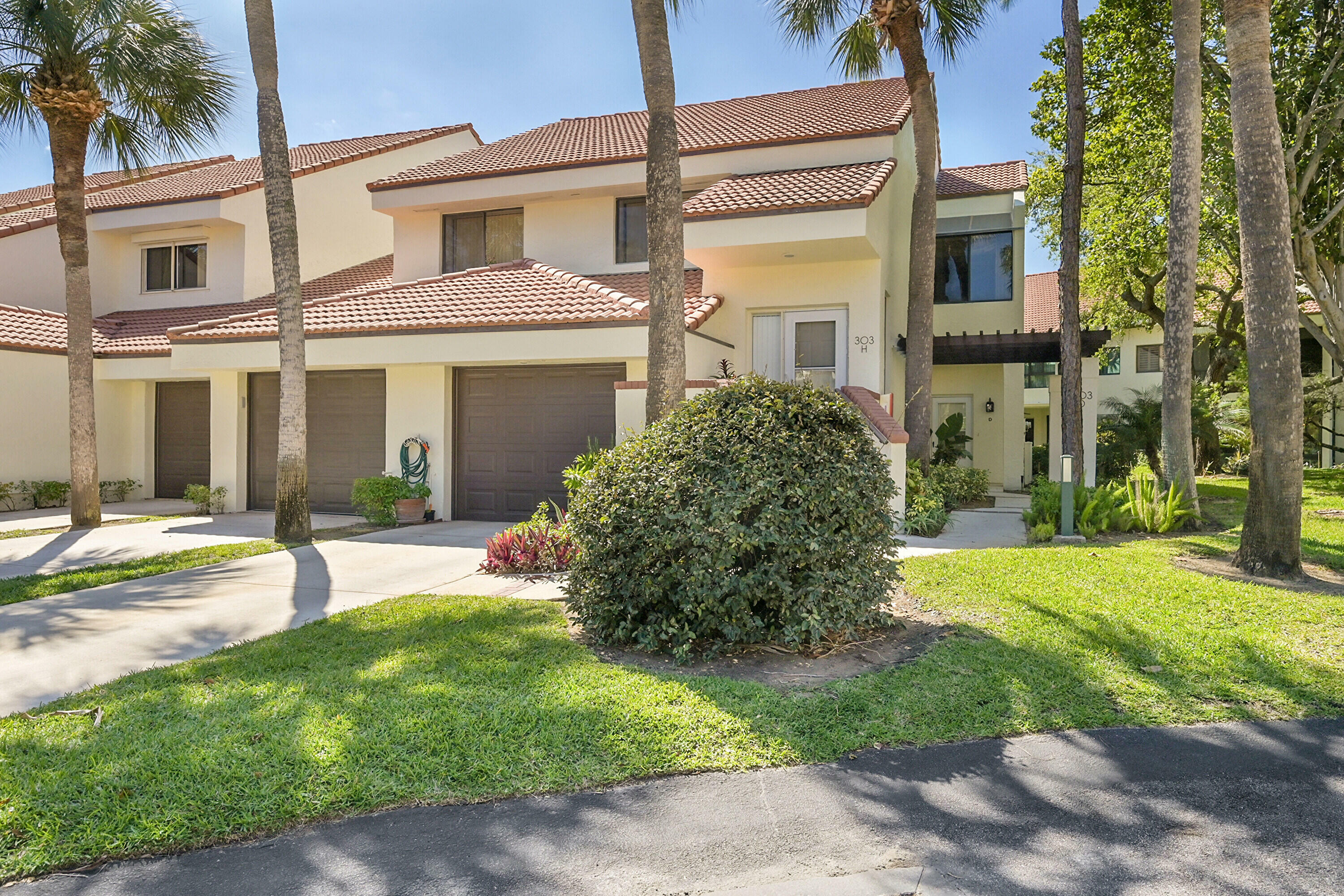Property Photo: 303 Sea Oats Drive D FL 33408