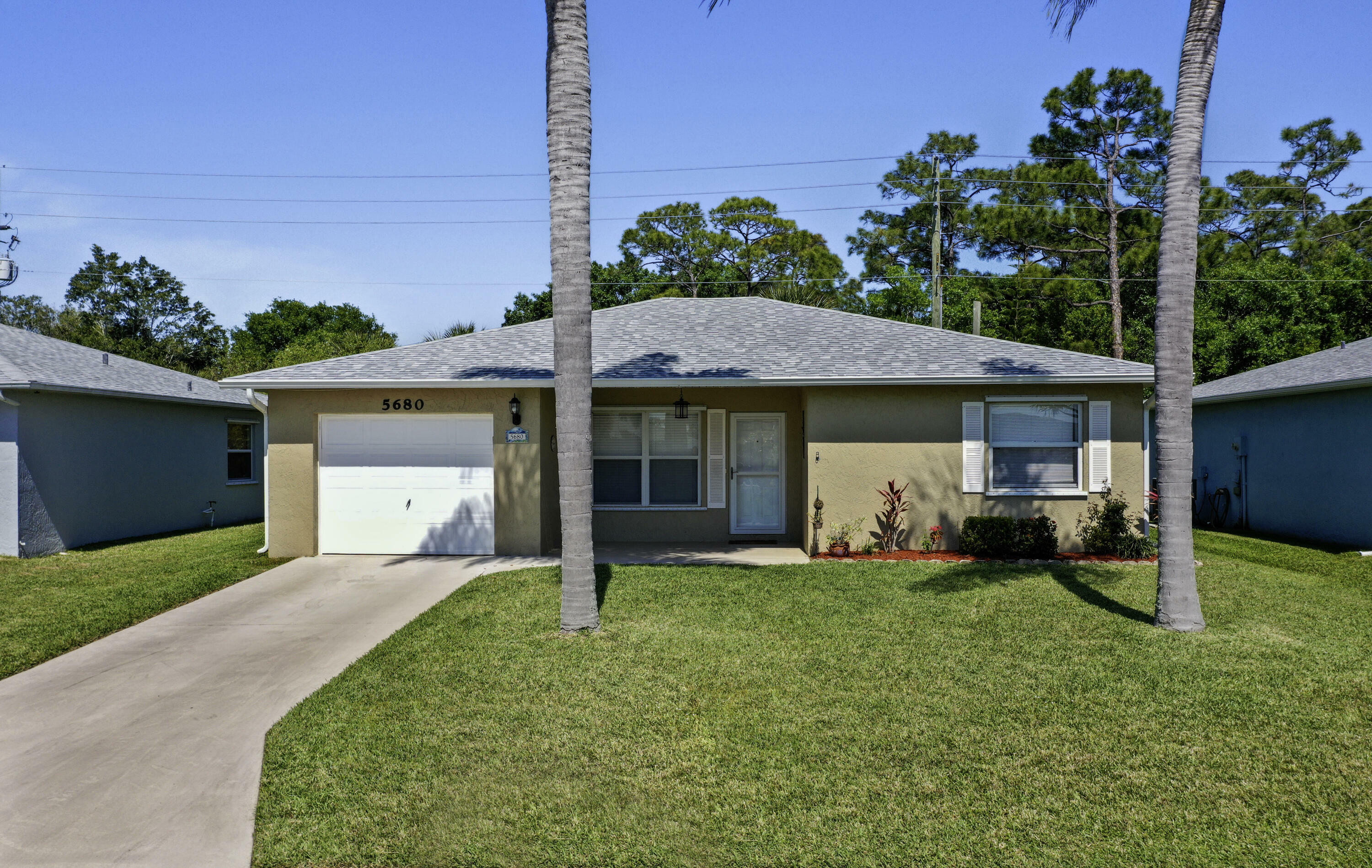 Property Photo:  5680 Travelers Way  FL 34982 