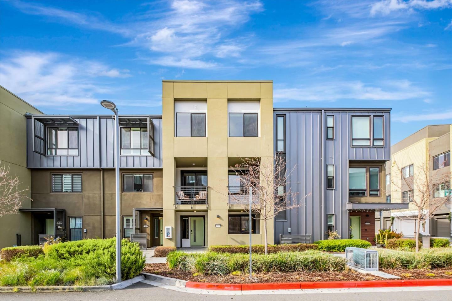 Property Photo: 45138 Challenge Common 1007 CA 94538
