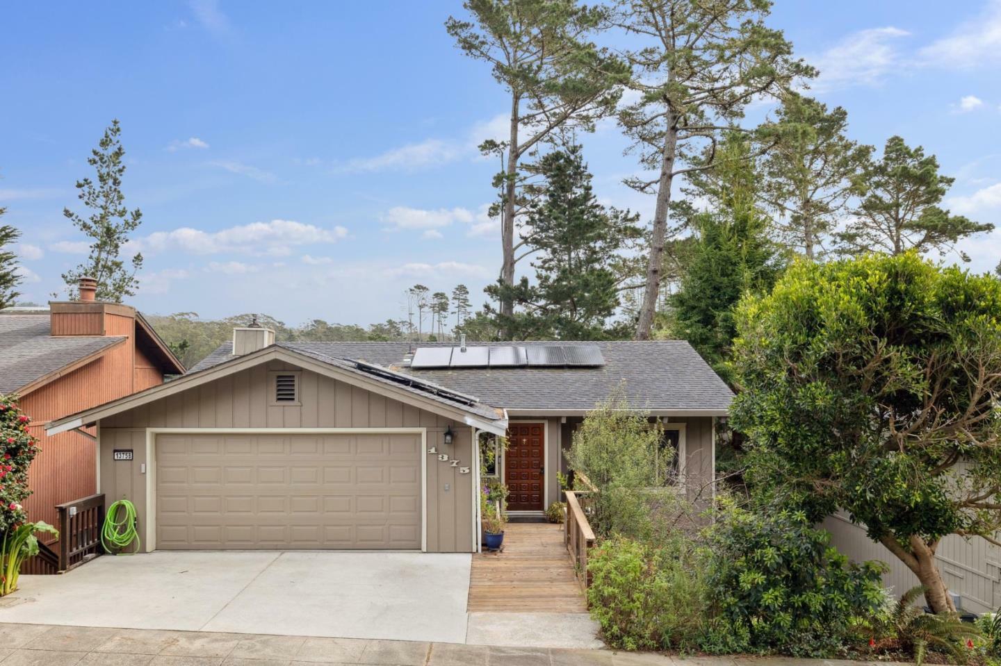 Property Photo:  1375 Birch Street  CA 94037 