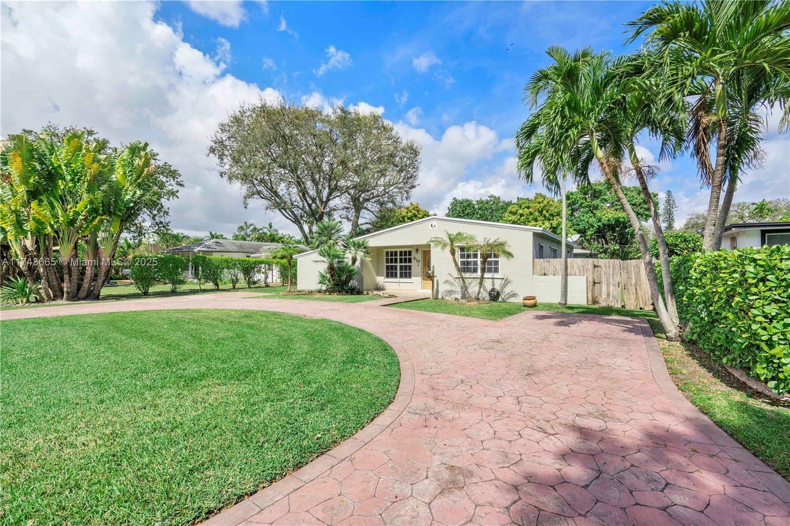 Property Photo:  517 Wren Ave  FL 33166 