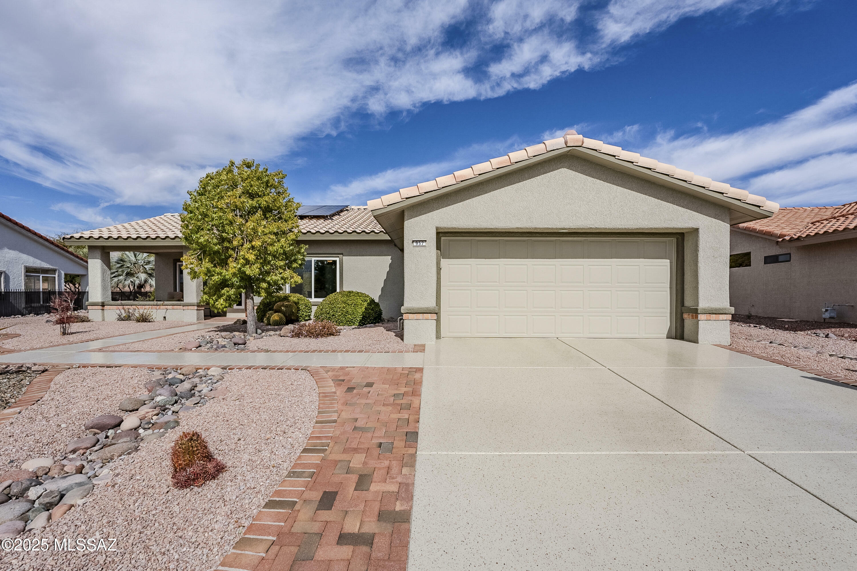 Property Photo:  957 E Seven Palms Drive  AZ 85755 