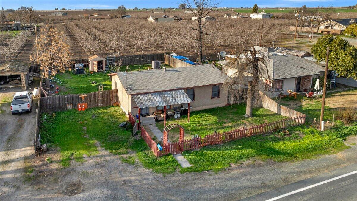 Property Photo:  2886 Waukena Avenue  CA 93274 