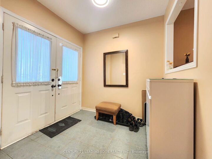 Property Photo:  10 Frobisher Street  ON L4B 4H7