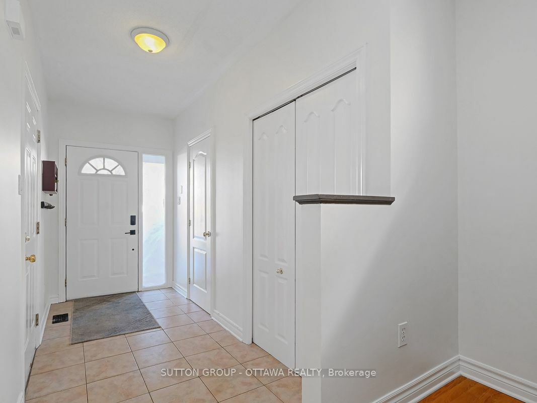 Property Photo:  29 Alameda Way  ON K2J 5B4 