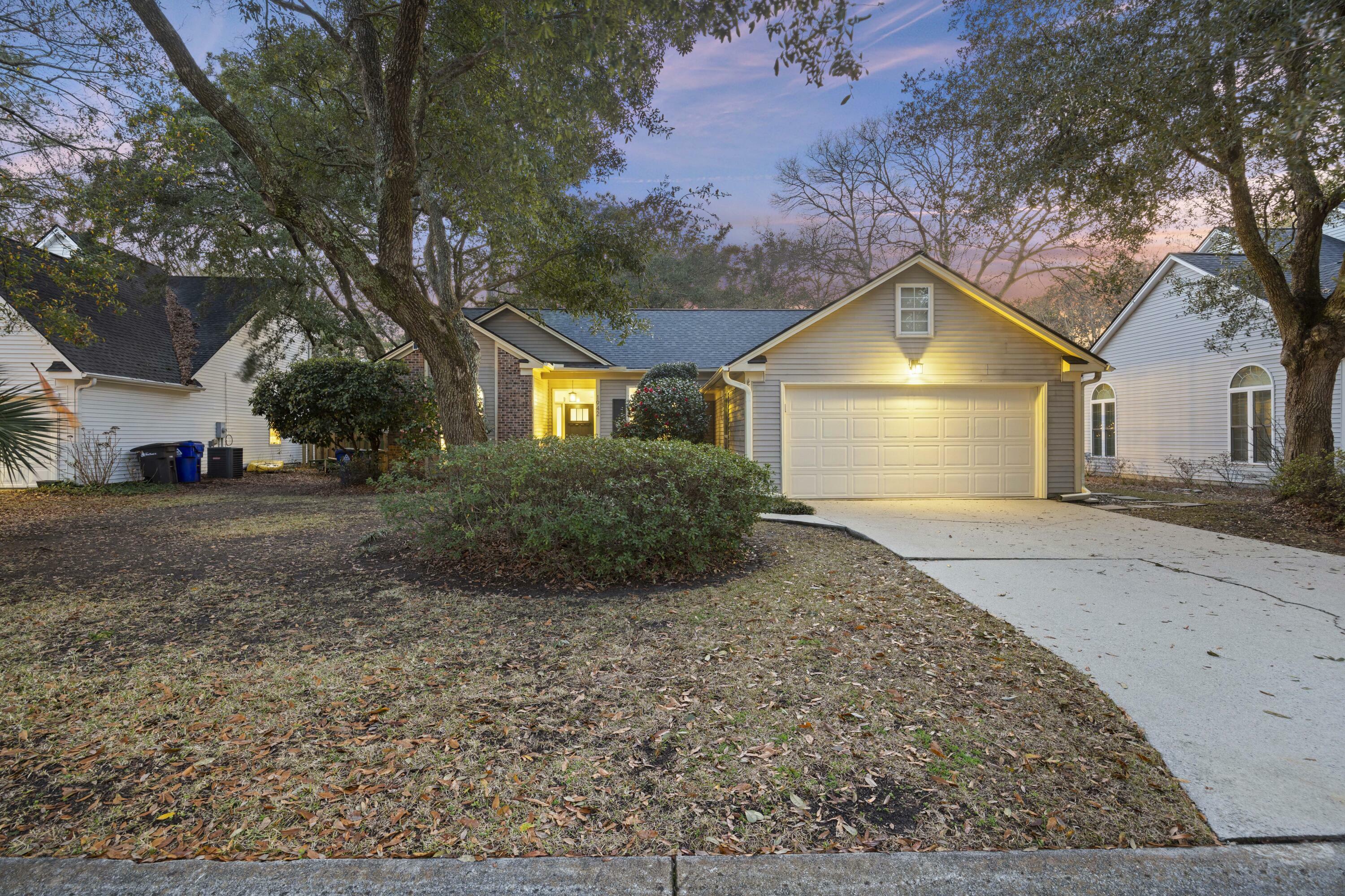 Property Photo:  1942 Oak Tree Lane  SC 29464 