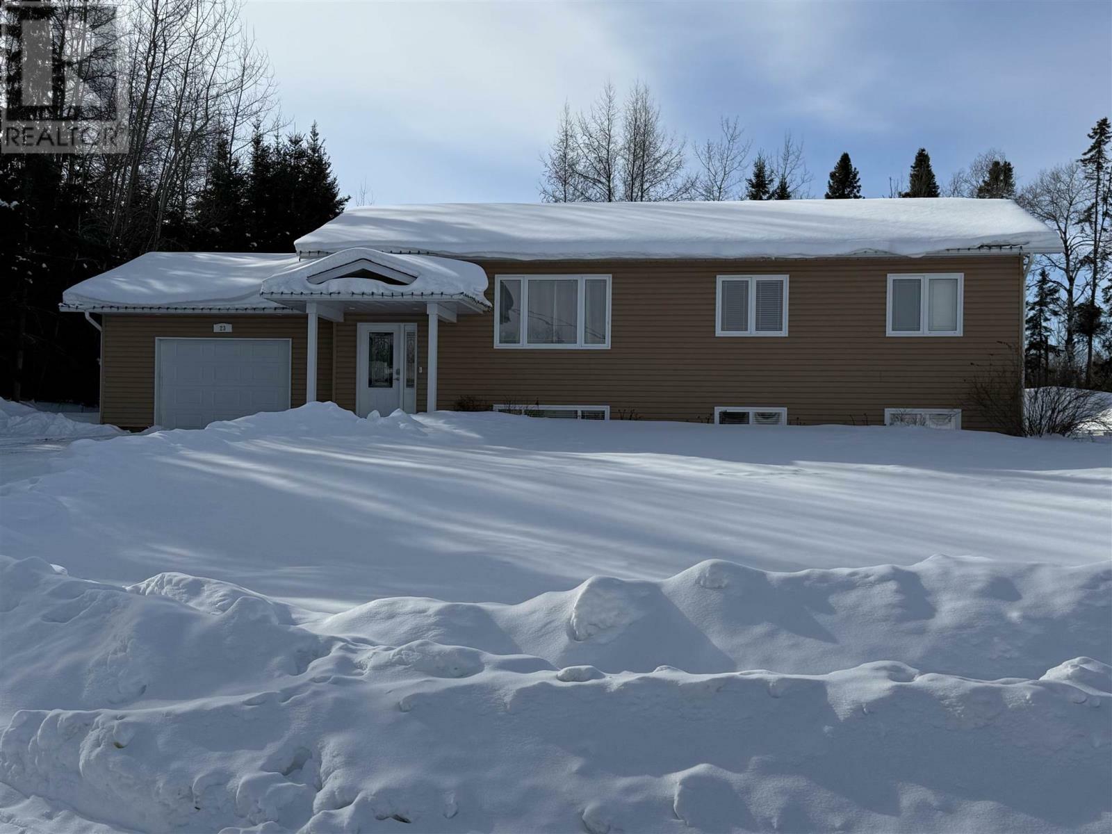 23 Aspen Dr  Sioux Lookout ON P8T 0A3 photo