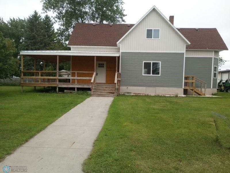 Property Photo:  212 May Avenue  ND 58064 