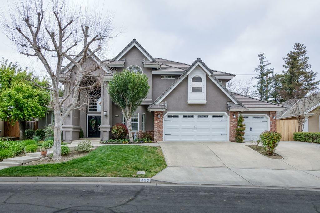 Property Photo: 917 E Dartmouth Drive CA 93730