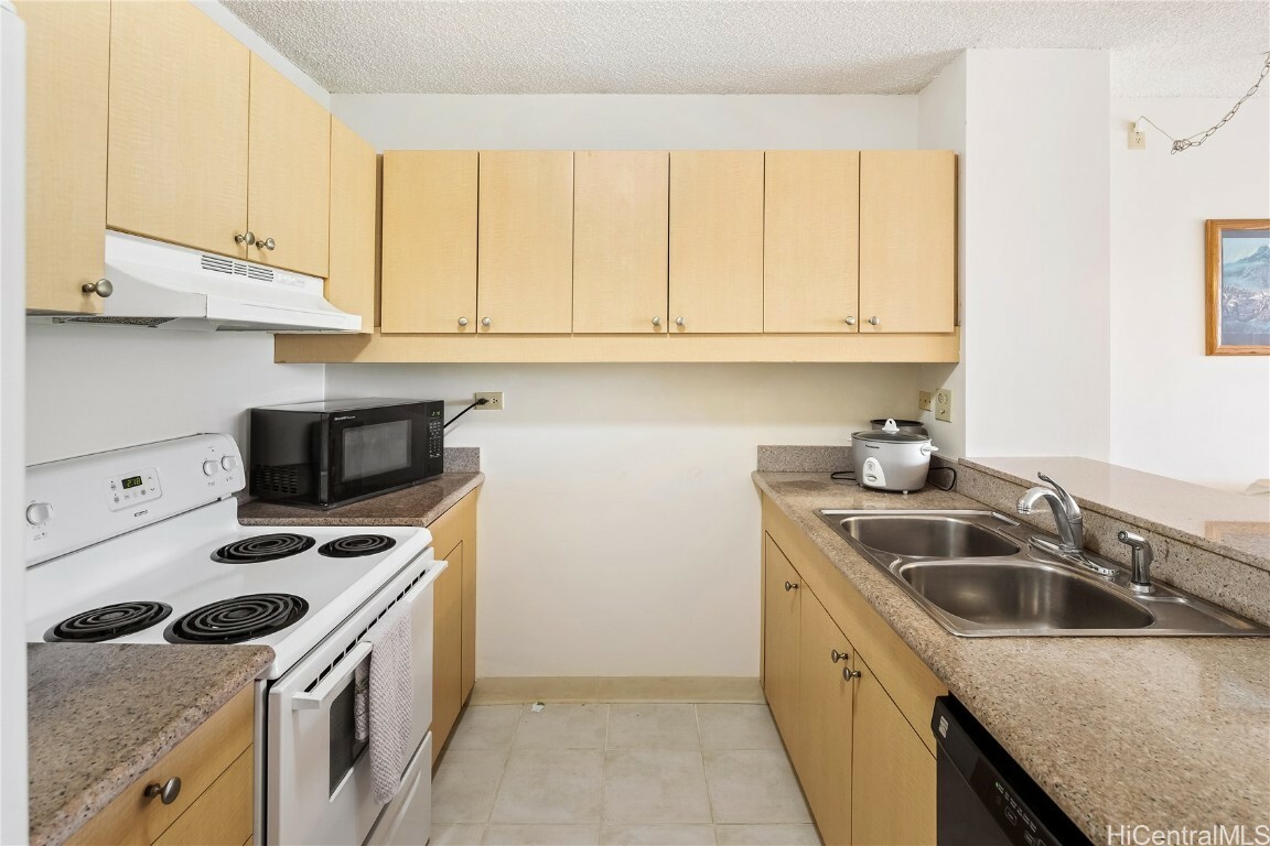 Property Photo:  1717 Mott Smith Drive 2202  HI 96822 