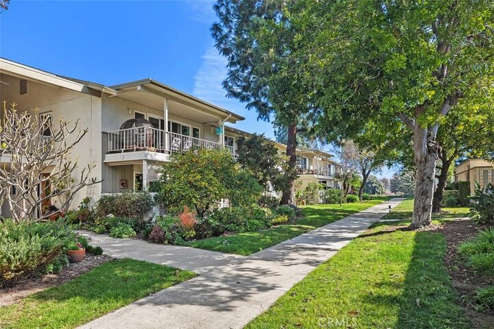 15 Via Castilla Q  Laguna Woods CA 92637 photo