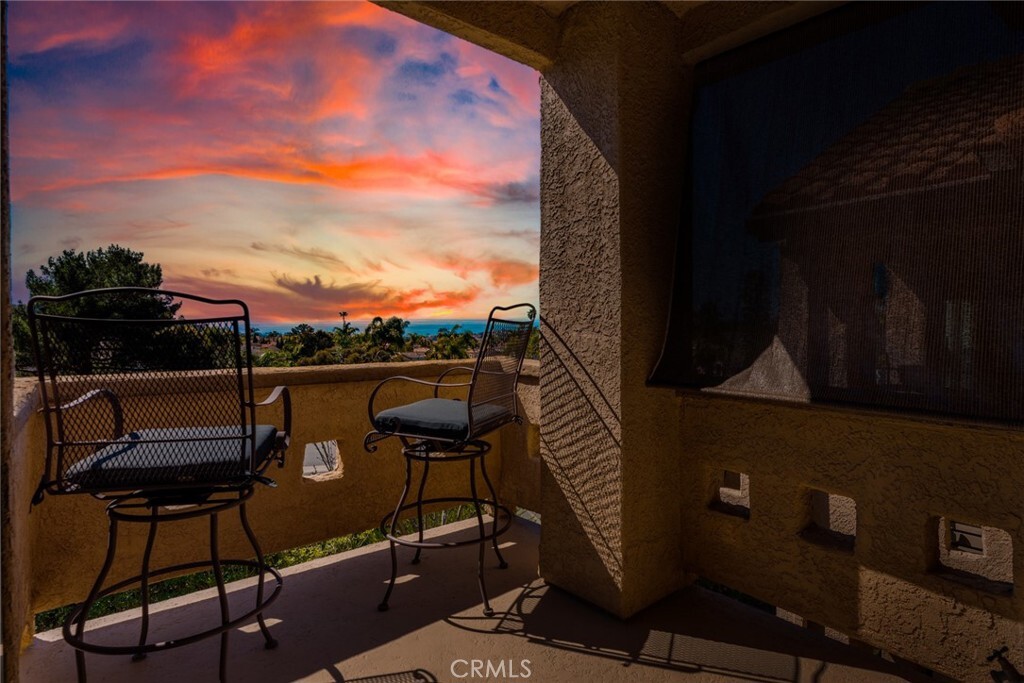 Property Photo:  1074 Calle Del Cerro 1804  CA 92672 