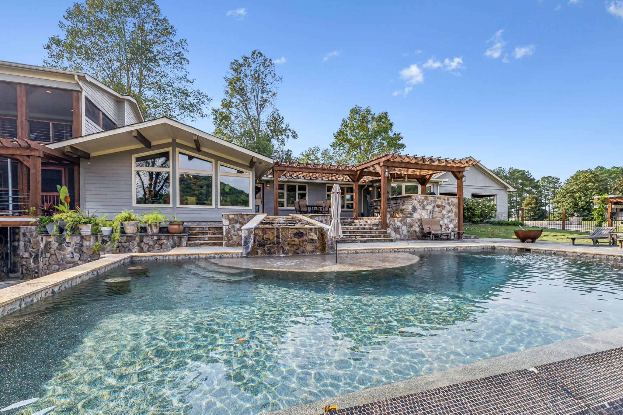 Property Photo: 2864 Sawyer Bend Rd TN 37069
