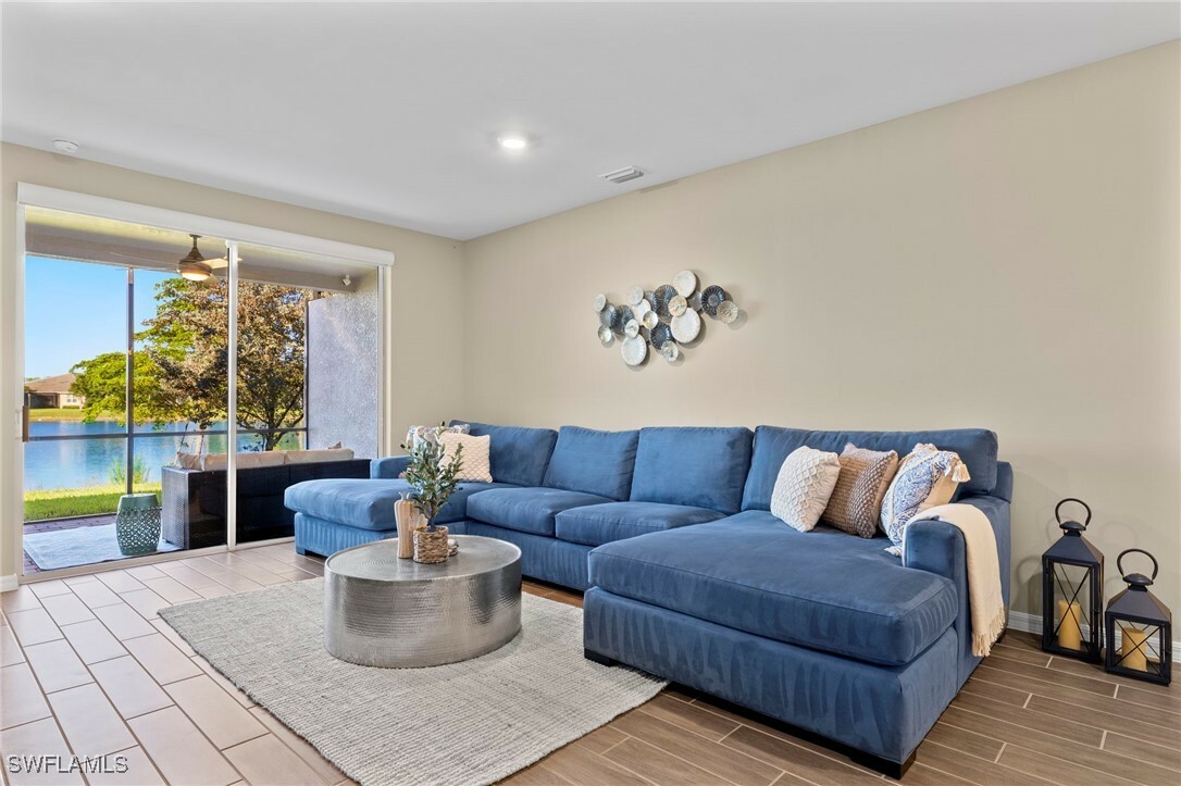 Property Photo: 14644 Edgewater Circle FL 34114