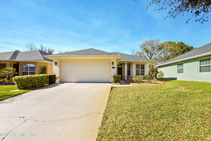 Property Photo: 1017 Ridgewood Lane FL 32086