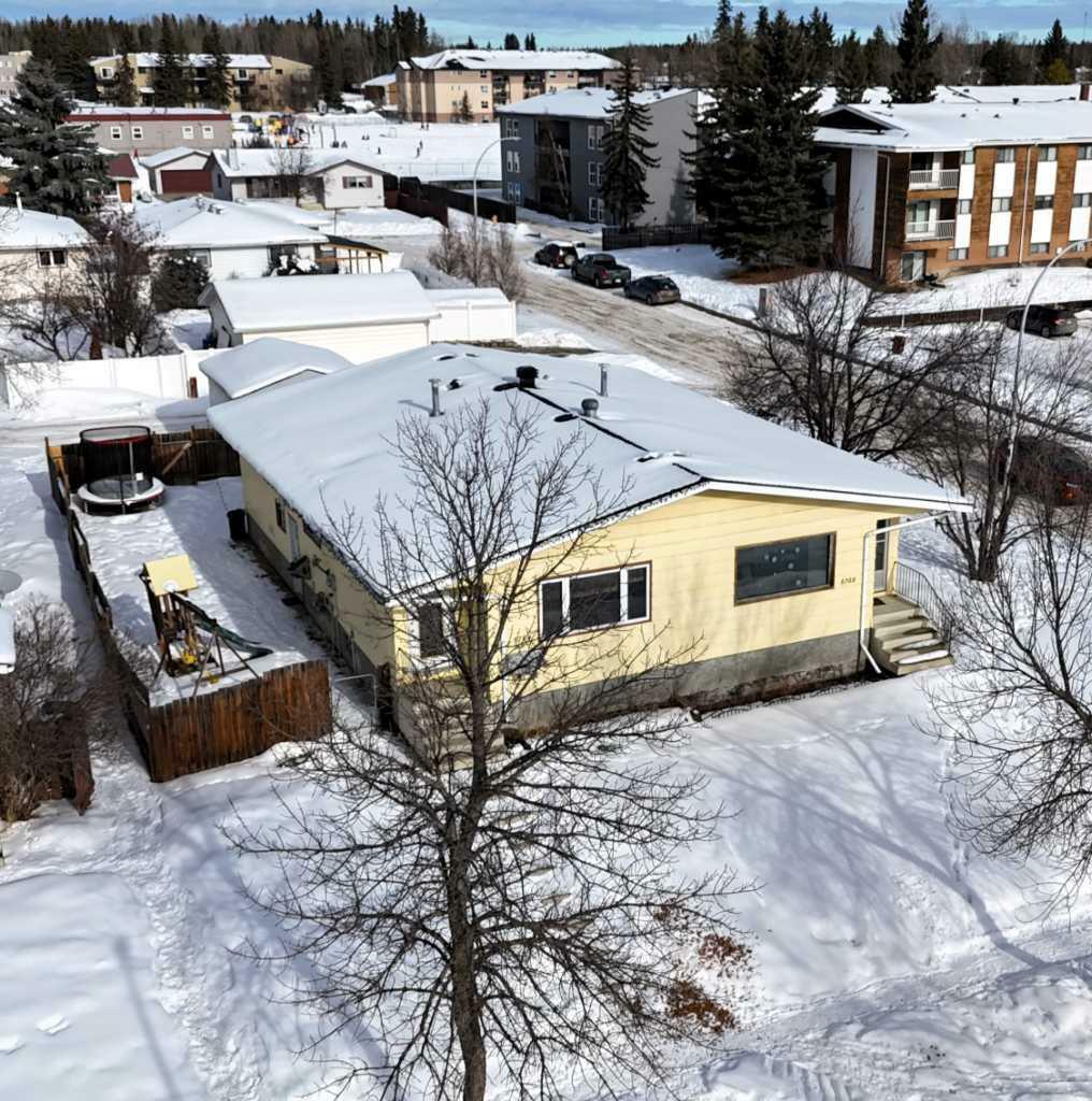 5704 Westhaven Drive  Edson AB T7E 1J6 photo