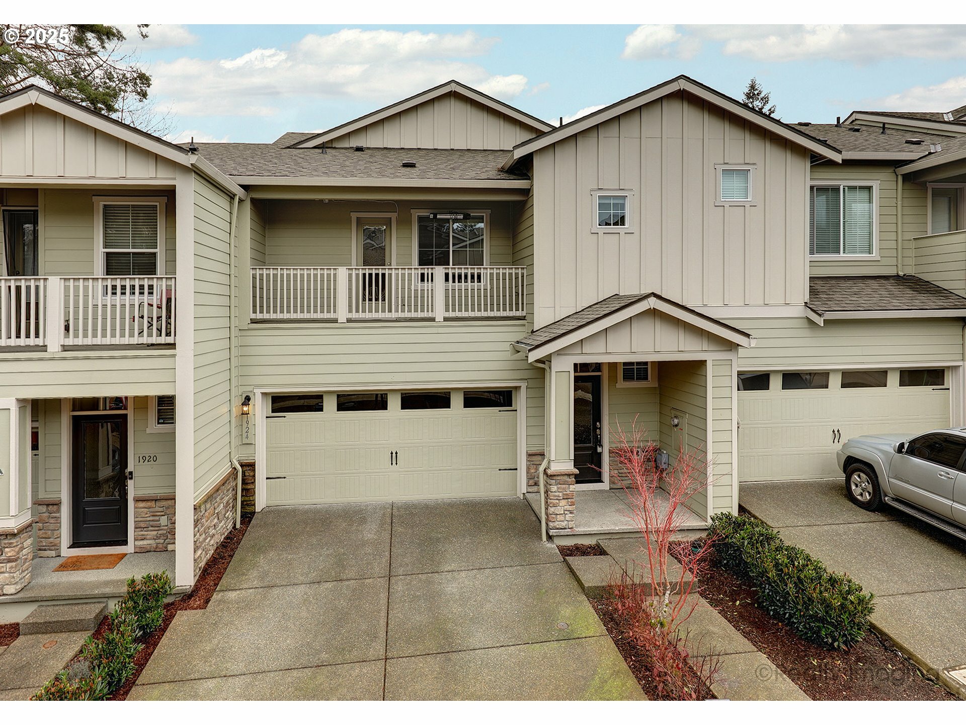 Property Photo:  1924 NE 101st Cir  WA 98686 