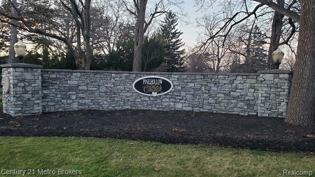 8000 Bridle Path Court  Grand Blanc Twp MI 48439 photo