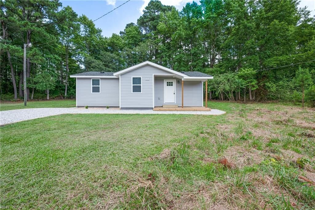 Property Photo: 414 Dutch Rd VA 23437