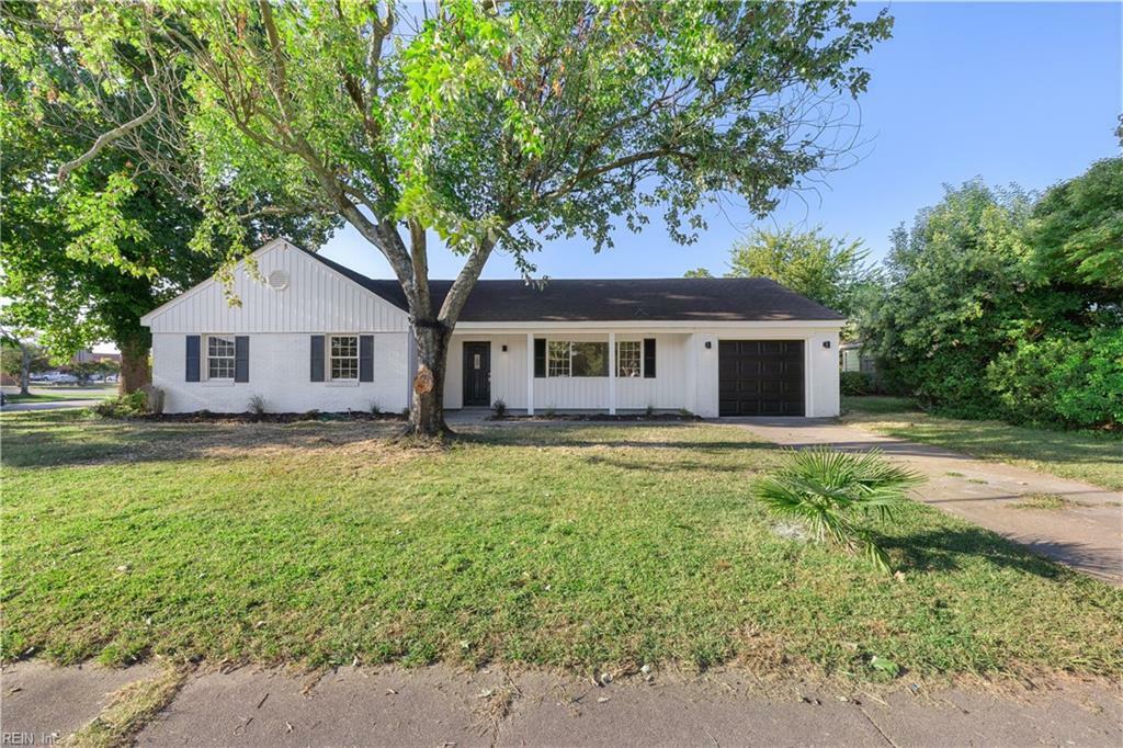 Property Photo: 4512 Whitechapel Ct VA 23455