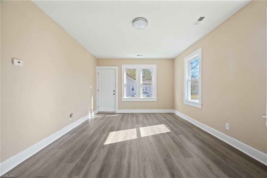Property Photo: 415 Brightwood Ave VA 23661
