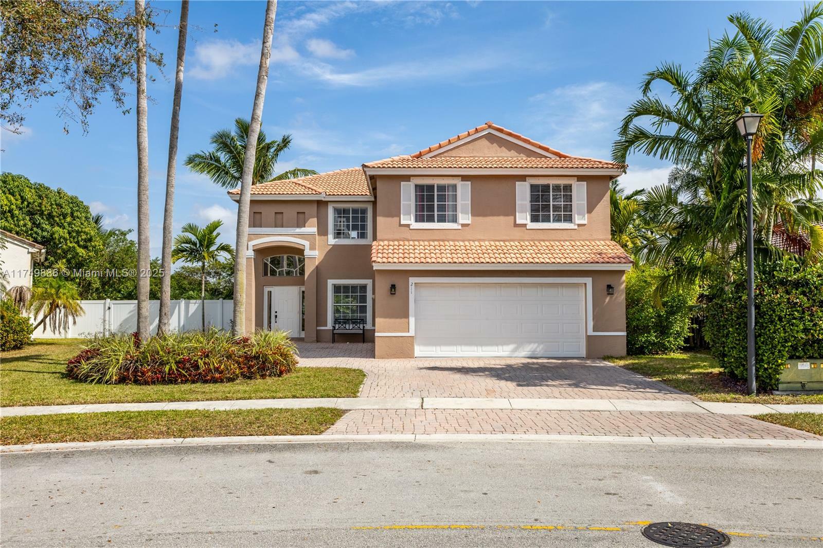 211 SW 192nd Ter  Pembroke Pines FL 33029 photo