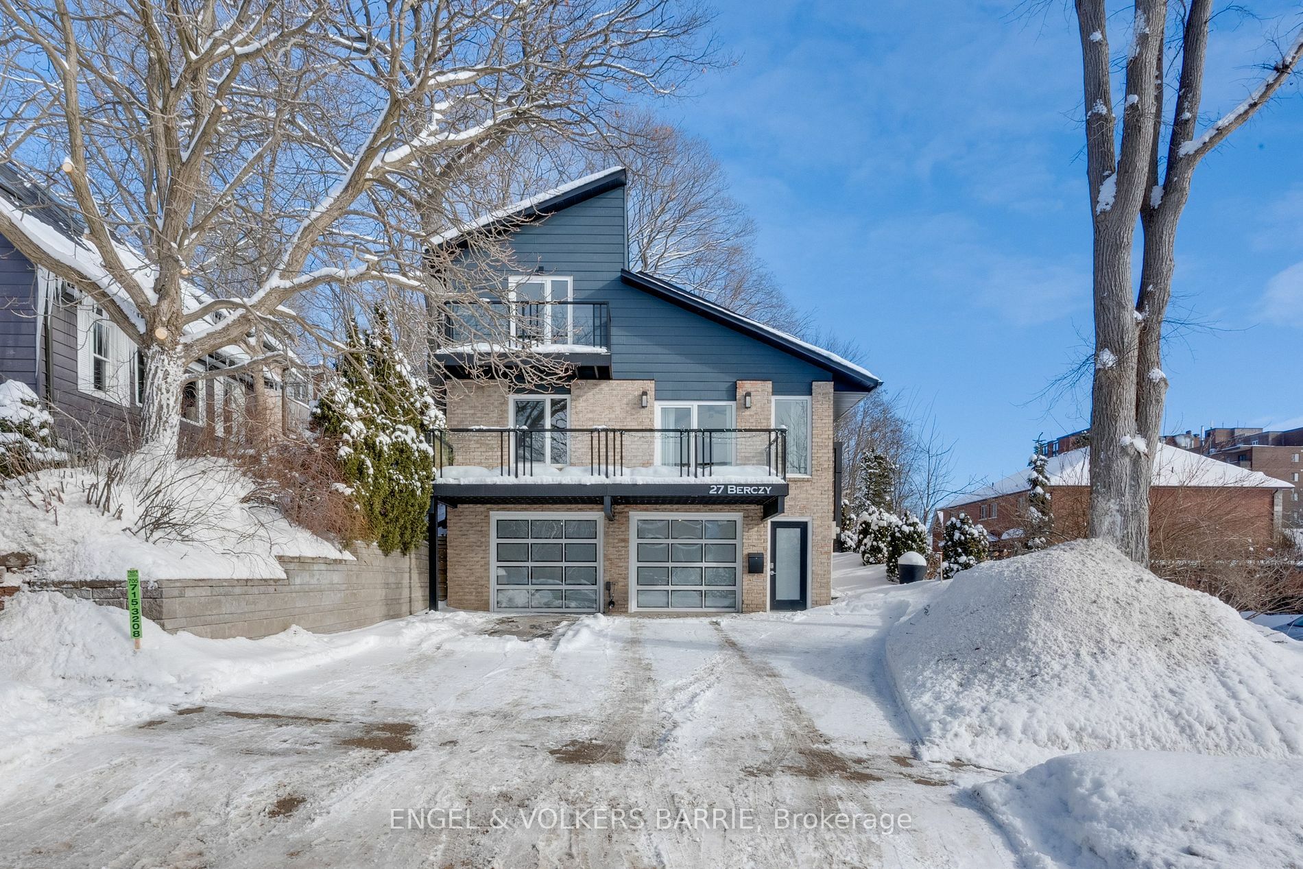 Property Photo:  27 Berczy St  ON L4M 3P6 