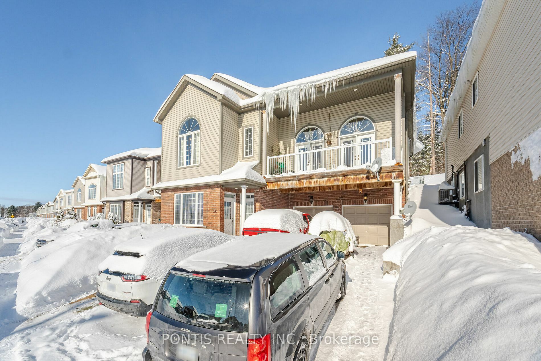 Property Photo:  330 Edgehill Dr  ON L4N 9X4 