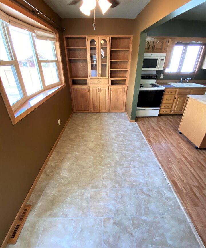 Property Photo:  614 NE 12th Ave  SD 57401 