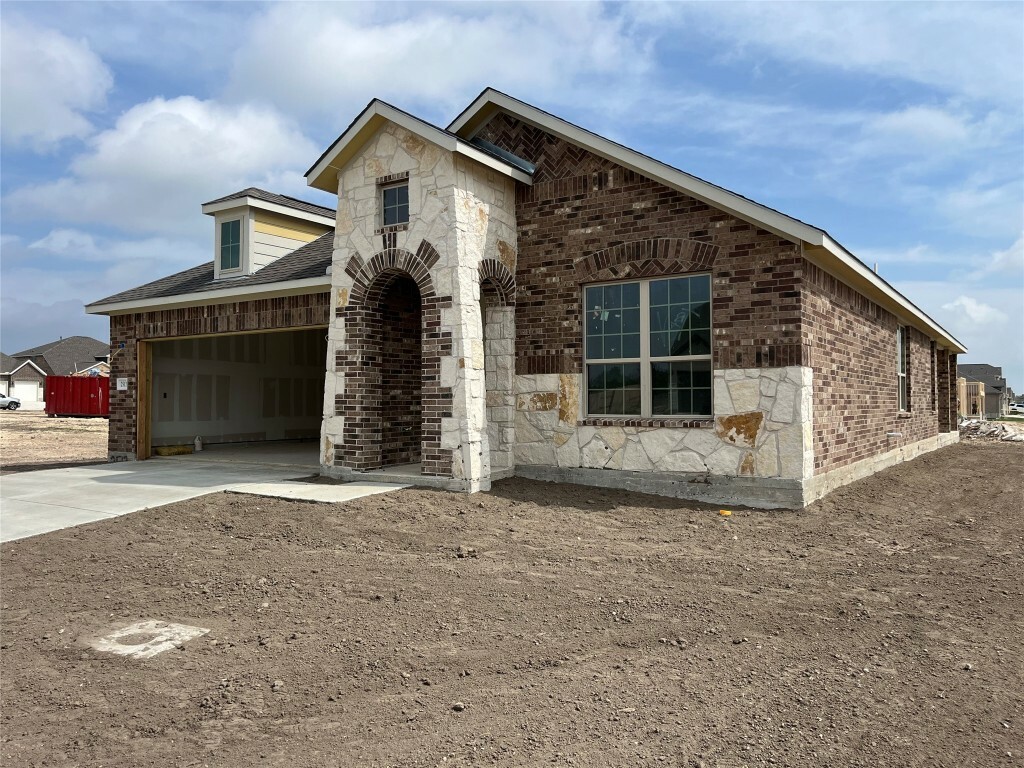Property Photo: 2513 Walking Y Road TX 78633