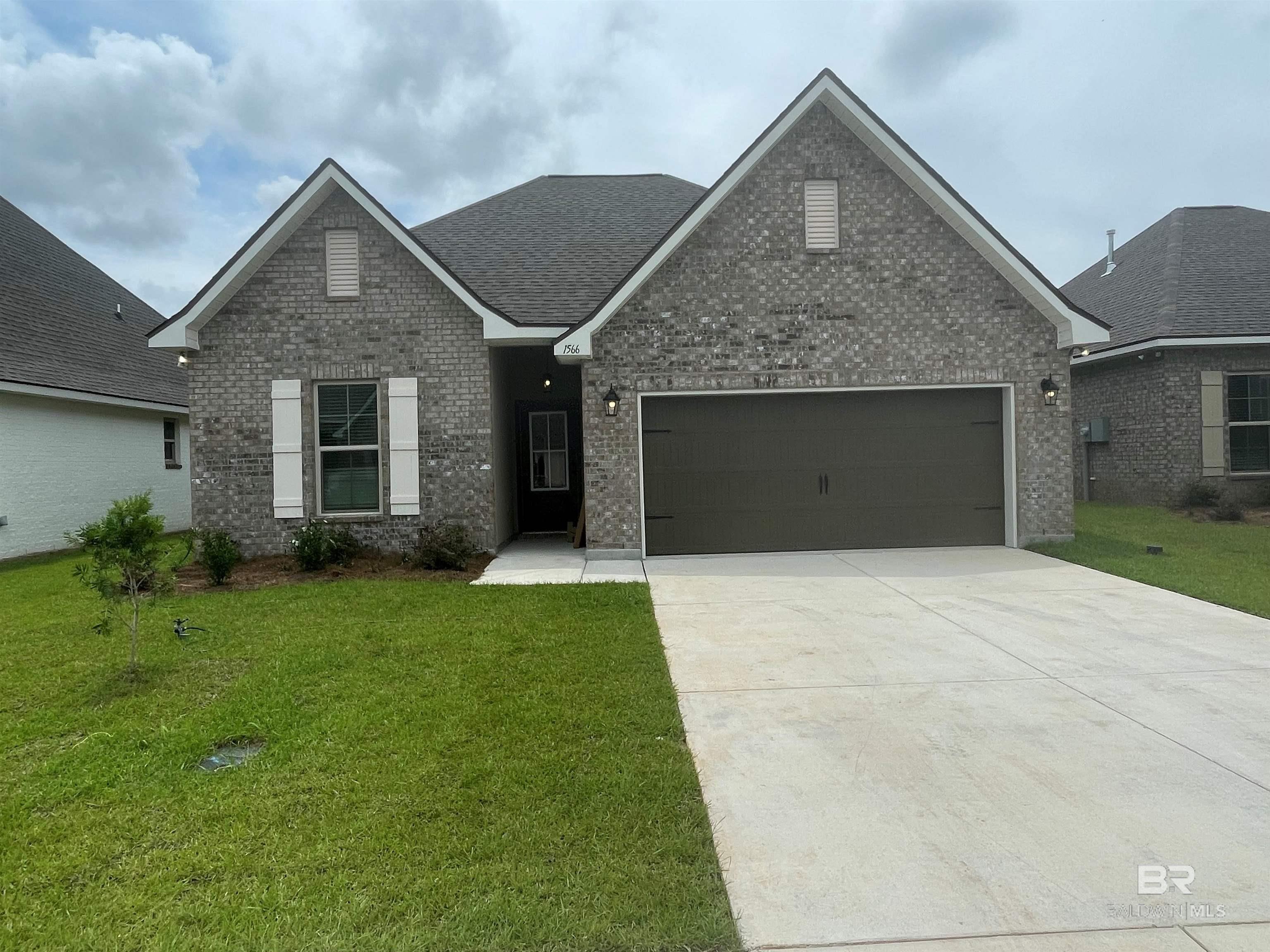 Property Photo: 1566 Fenton Circle AL 36535