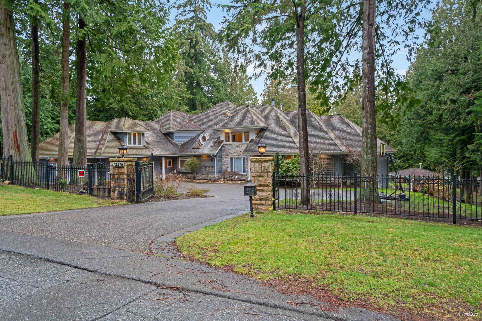 Property Photo: 13451 Vine Maple Drive BC V4P 1W8